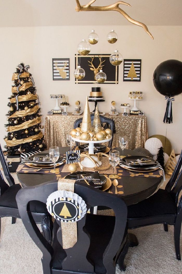 30 Элегантных примеров новогоднего декора в черном и золотом цветах