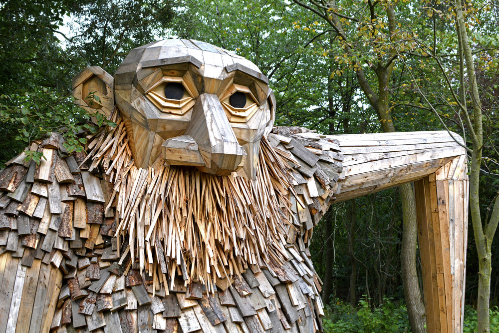 Дружественные гиганты из переработанной древесины в лесах Копенгагена